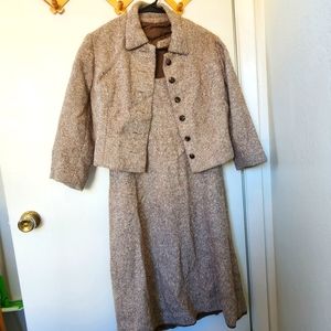 Vintage womens brown size M wool 2 peice dress suit. Used fair condition
